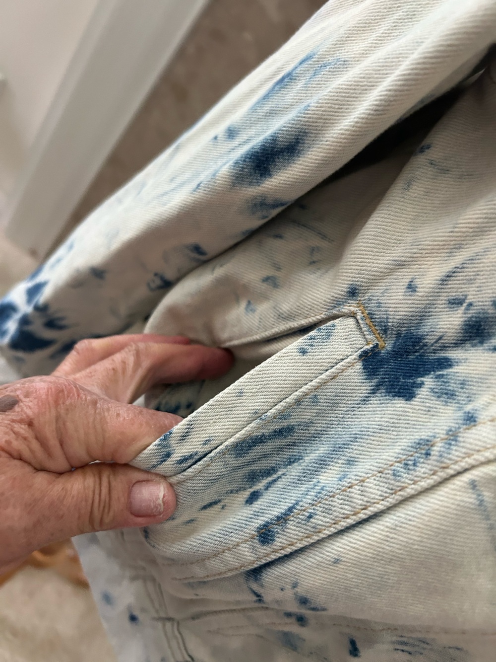Free People Rumors Jones Tie-Dye Blue Colorway Denim Jacket - Picture 6 of 12
